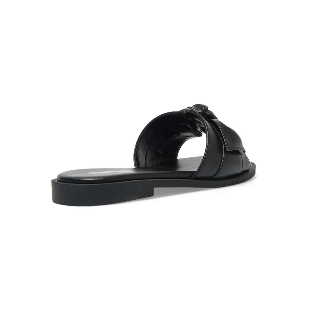 Dahlia Flat in Black Smooth