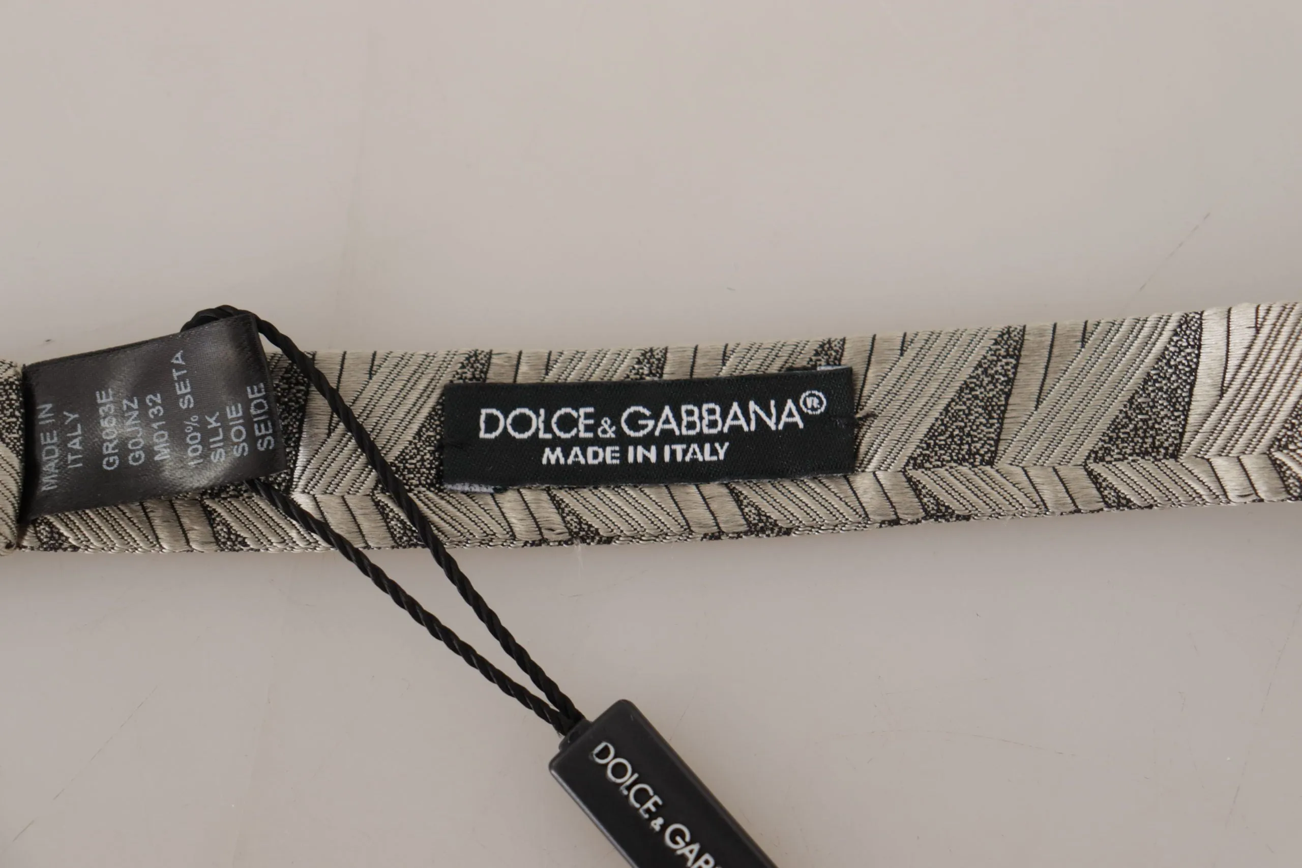 Elegant Silk Grey Bow Tie