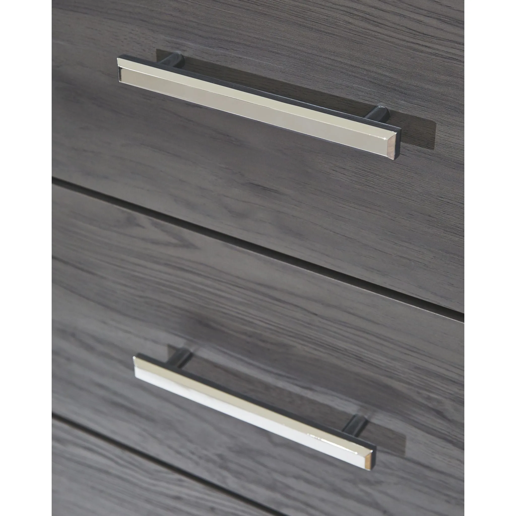 Lodanna Chest - Gray