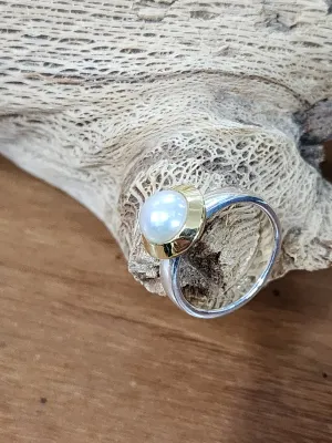 TMOVJ -  Luxury White Button Pearl Ring